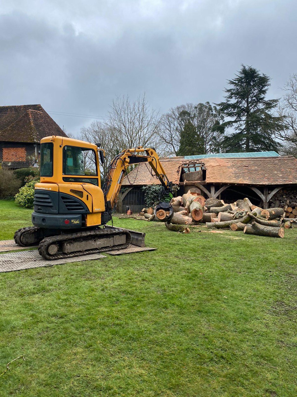 This is a photo of tree felling being carried out in Hawkhurst. All works are being undertaken by Hawkhurst Tree Surgeons